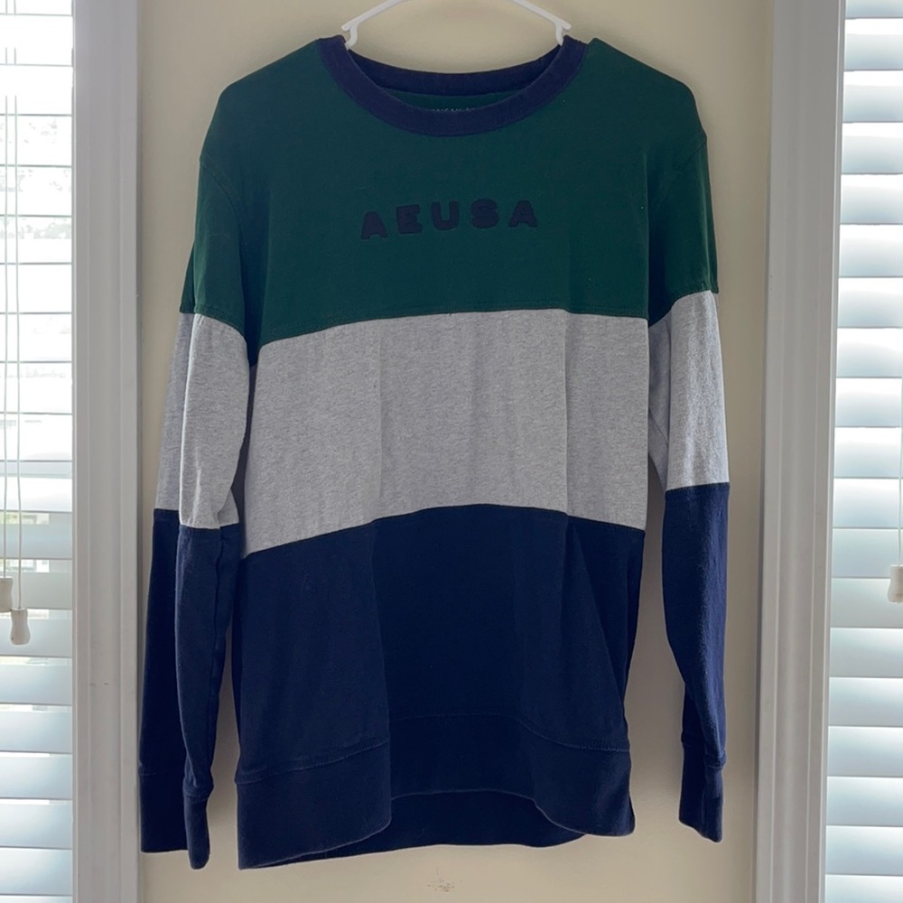American Eagle crew neck